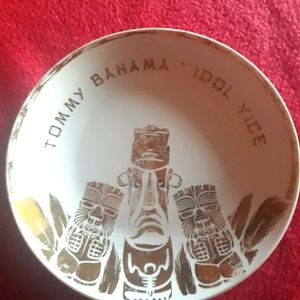 Tommy Bahama desert/ cocktail  dish. 18K gold. Pristine condition